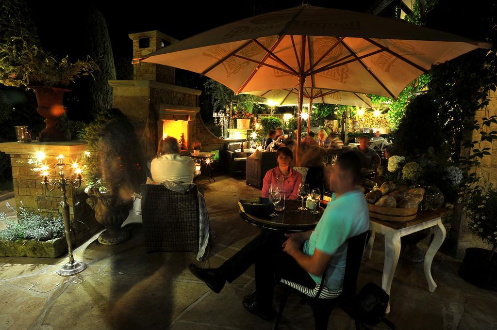 Bonato Hotel Nachod Ngoại thất bức ảnh